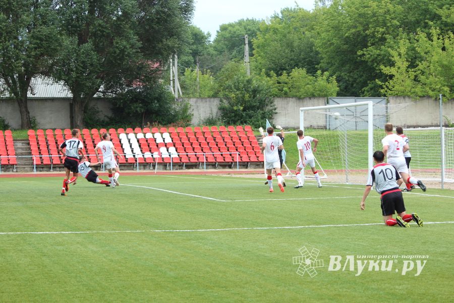 "Экспресс" (Великие Луки) - "Купол-ВДВ" (Псков)
