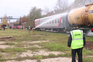 В Великих Луках тушили поезд (ФОТО)