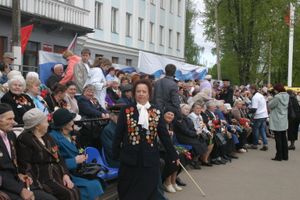 В Великих Луках прошел Военный парад