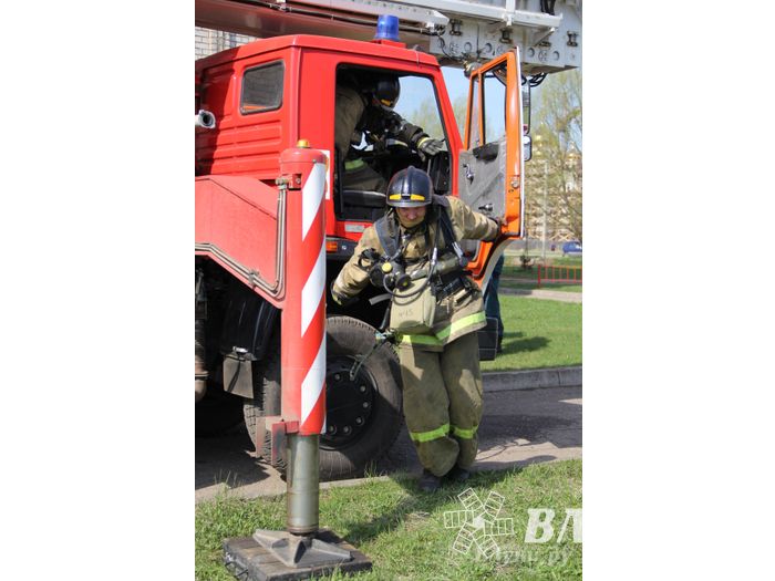 В Великих Луках прошли соревнования пожарных расчетов