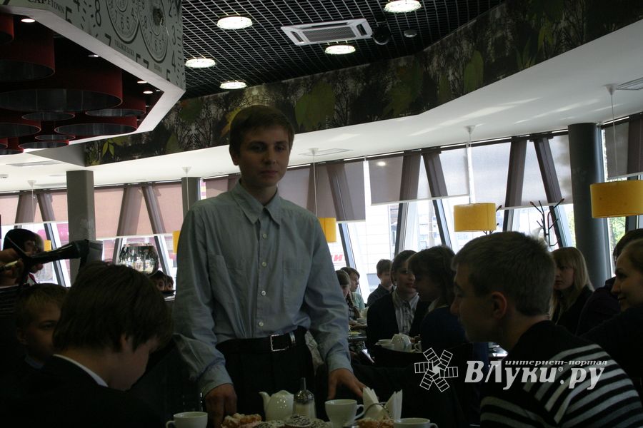 Великолукские школьники посетили "Литературное кафе"