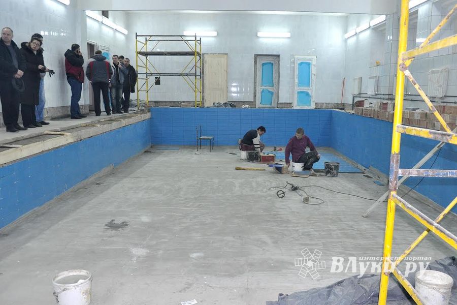 Масштабные работы по капитальному ремонту учреждений образования идут в Великих Луках (фото)