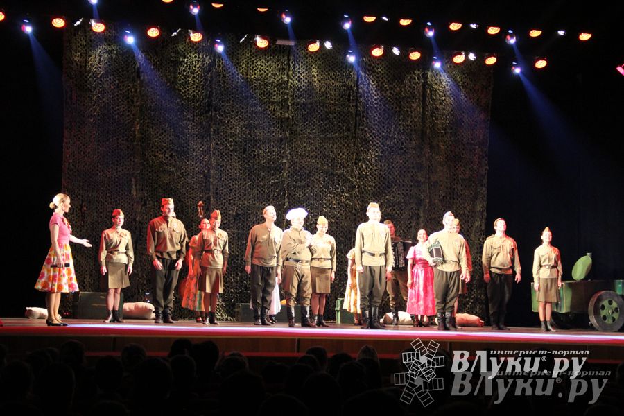 Государственный ансамбль «Русский Север» представил в Великих Луках мюзикл «Василий Теркин»