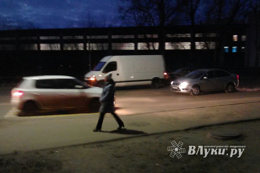 В Великих Луках произошло ДТП на улице Ботвина (ФОТО)