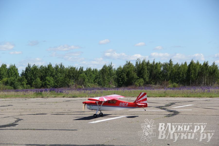 В Великих Луках прошел Фестиваль авиамодельного спорта (фото)