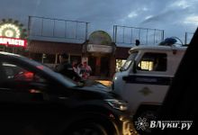 Полицейский автомобиль пострадал в лобовом столкновении (ФОТО)