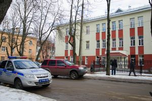 Фотофакт: сотрудники ГИБДД выписывают штрафы 