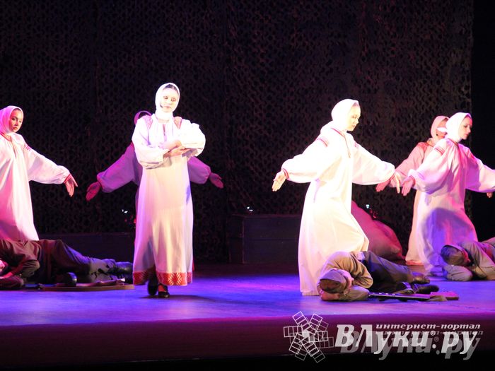 Государственный ансамбль «Русский Север» представил в Великих Луках мюзикл «Василий Теркин» 