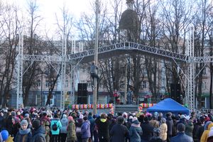 В Великих Луках широко отметили Масленицу (ФОТО)