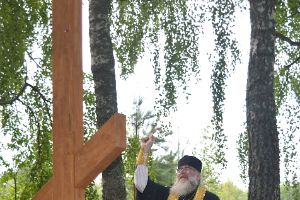 В деревне Стайки освящен поклонный крест (ФОТО)