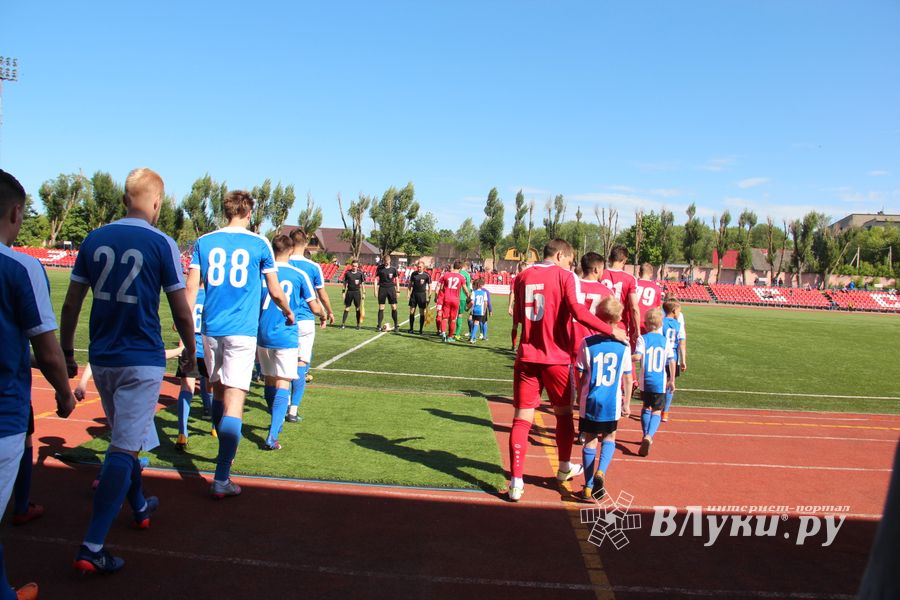 Великолучане проиграли последний домашний матч дебютного сезона (ФОТО)