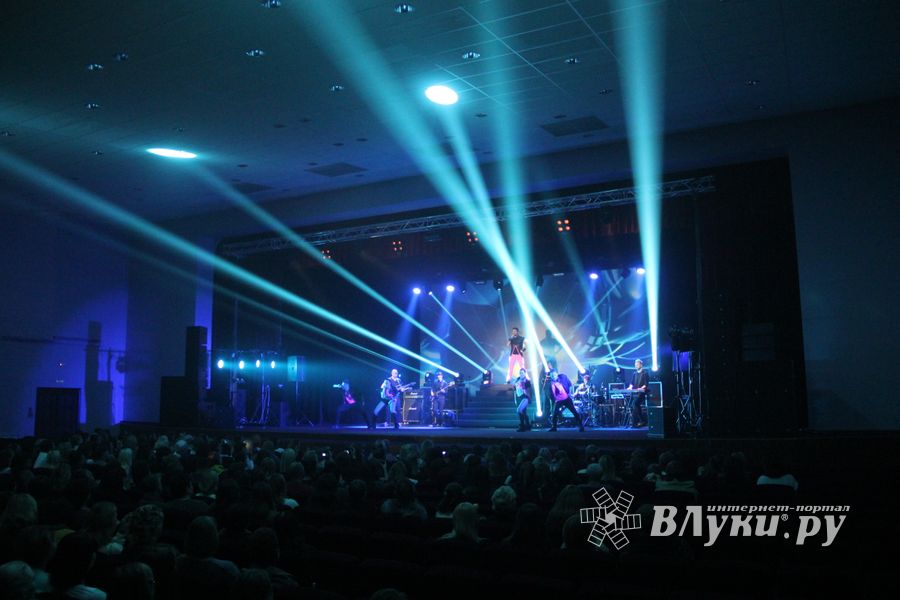 В Великих Луках состоялся концерт Сергея Лазарева