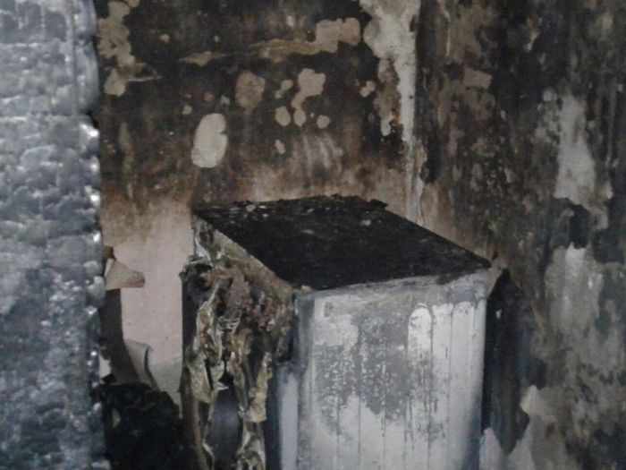 На улице Витебской в Великих Луках произошёл пожар в многоквартирном жилом доме (ФОТО)