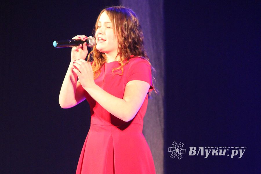 Юные артисты ГДК им. Ленина поздравили мам с праздником (ФОТО)