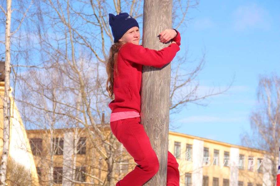 Широко отметили Масленицу в Великих Луках (ФОТО)