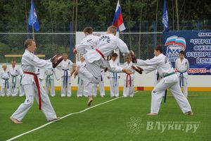 Открытие физкультурно-оздоровительного комплекса в Великих Луках (фото)