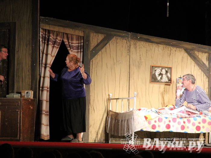 Народные артисты России выступили в Великих Луках (фото)