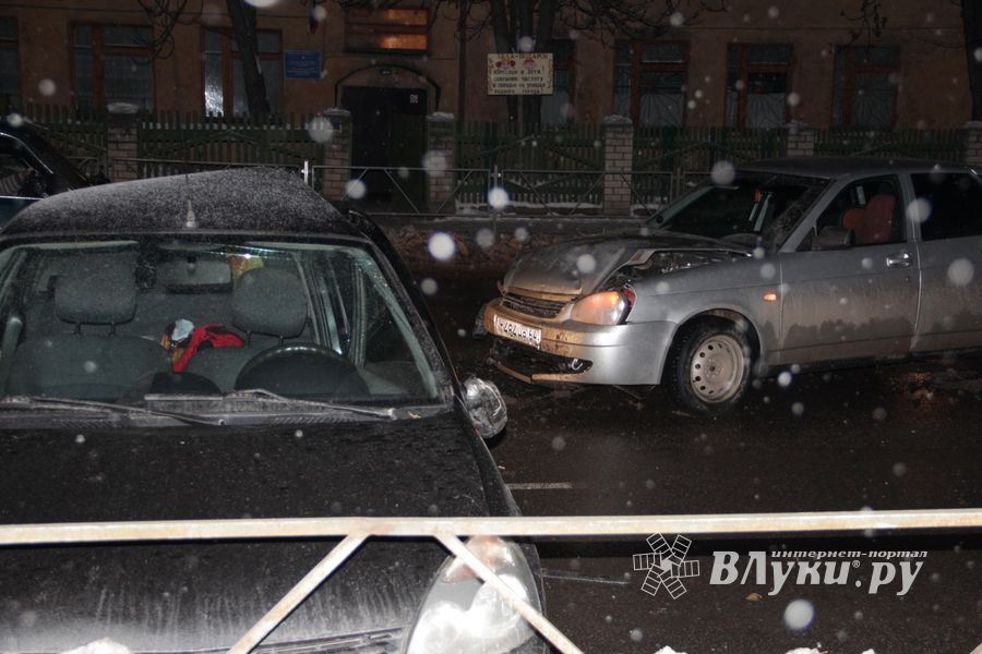 ДТП в Великих Луках — есть пострадавшие (ФОТО)