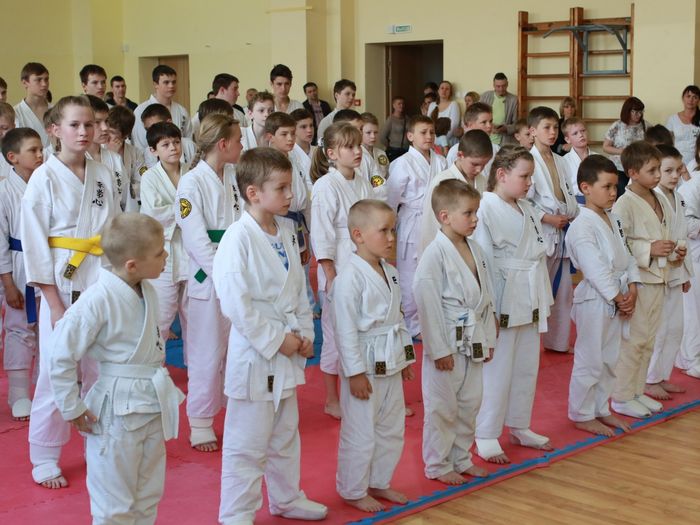 В Великих Луках прошло первенство города по ВБЕ «Кобудо» (ФОТО)