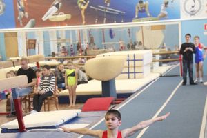 Соревнования по гимнастике посвятили освобождению Великих Лук