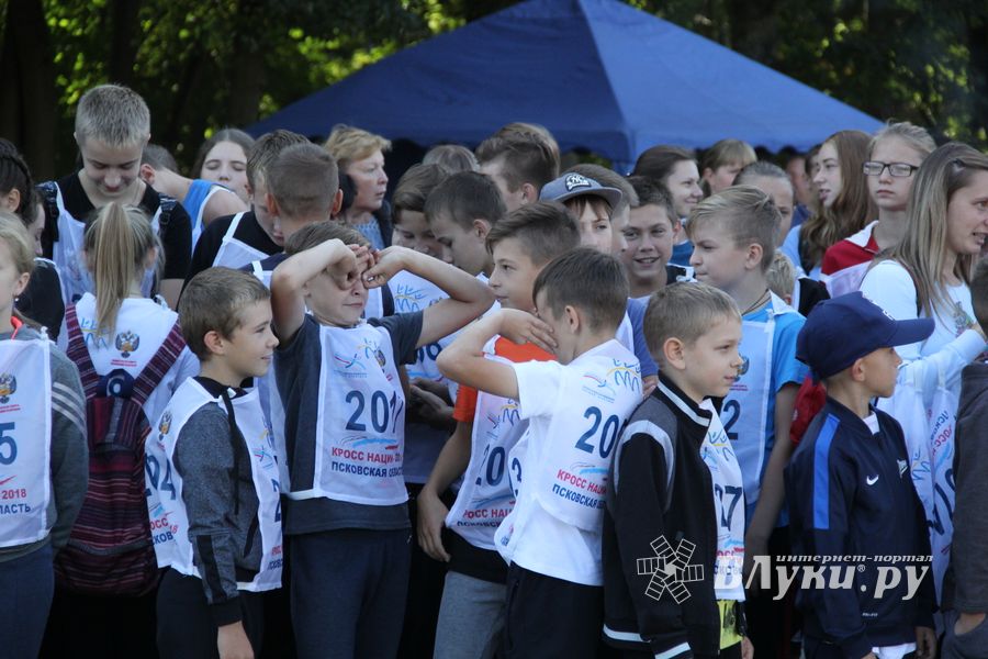 В Великих Луках прошёл «Кросс Нации-2018» (ФОТО)
