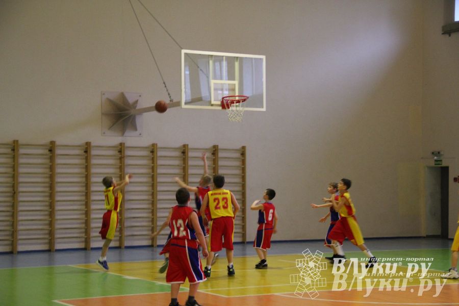 Великолукские баскетболисты стали победителями междугородних соревнований по баскетболу