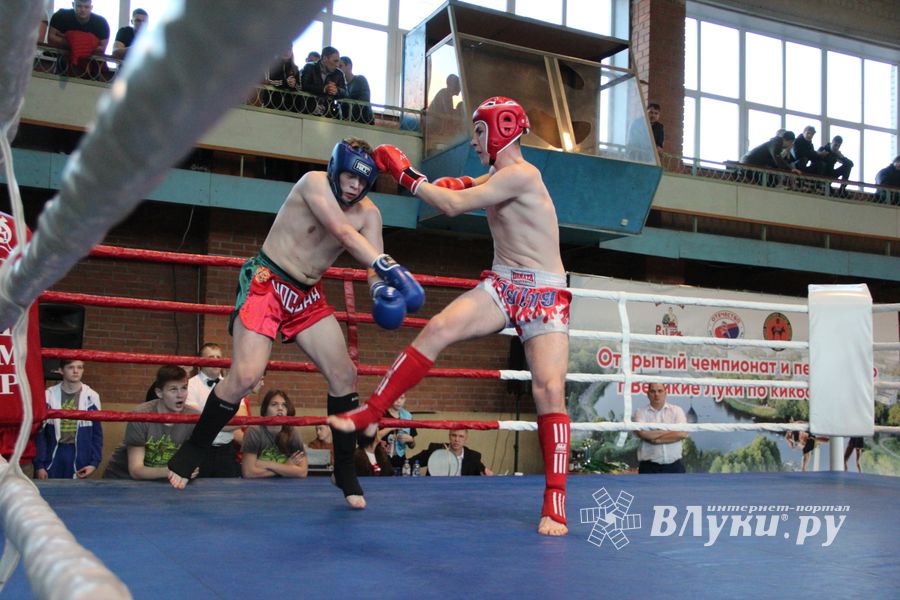 В Великих Луках прошли соревнования по кикбоксингу (ФОТО)