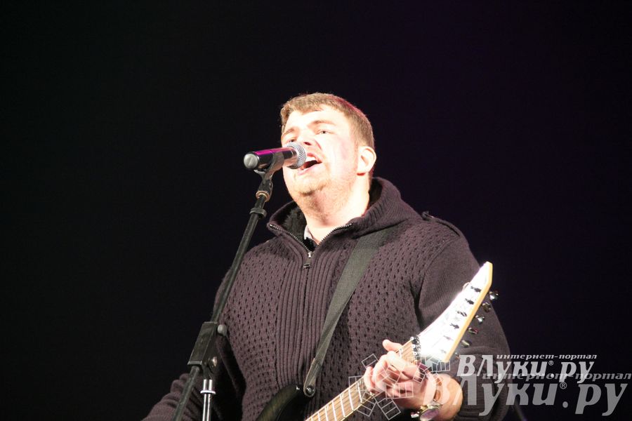 В Великих Луках прошел фестиваль живой музыки «Ставим на аватарках небо» (фото)