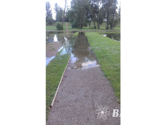 В Великолукской крепости пруд вышел из берегов (ФОТО)