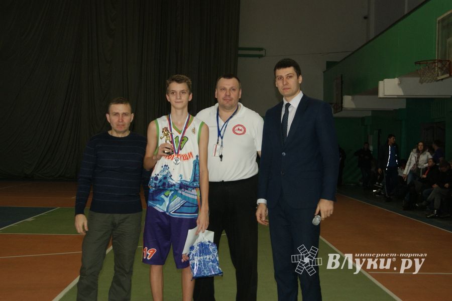 Великолучане завоевали бронзу на Международном турнире по баскетболу (ФОТО)