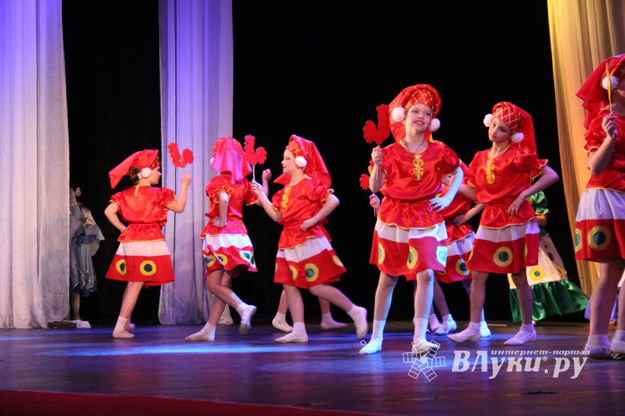 «Великолукская Веснянка» на сцене ДК ЛК