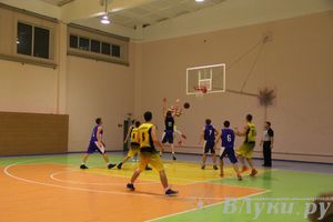 В Великих Луках проходят игры Чемпионата АСБ (фото)