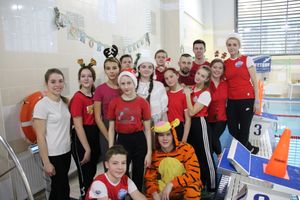 Соревнования по плаванию на призы Деда Мороза прошли в Великих Луках (ФОТО)