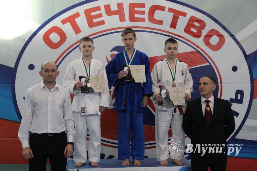 В Великих Луках прошли соревнования по дзюдо (ФОТО)