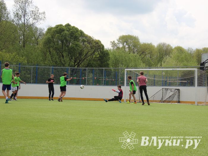 В Великих Луках прошёл Чемпионат по дворовому футболу (ФОТО)