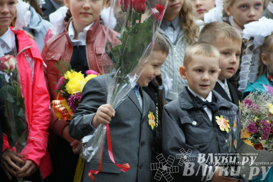 Школы города отметили 1 сентября (фото)
