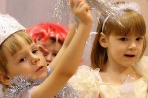 В детских садах Великих Лук проходят новогодние утренники (ФОТО)