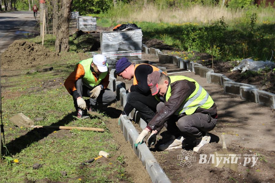 На улицах Дворецкой и Виноградова появится тротуар (ФОТО)