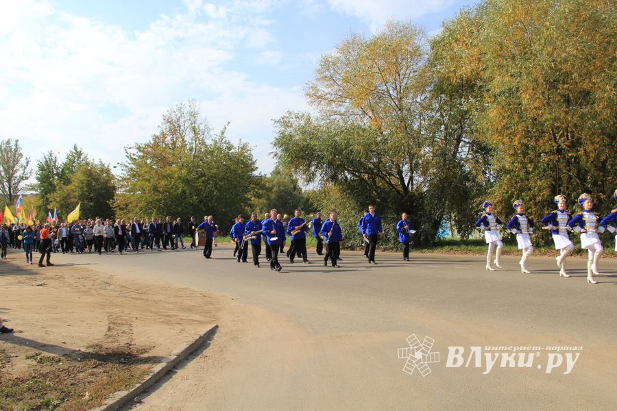 В Великих Луких благоустроили сквер на ул. Жукова (фото)