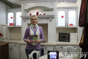 Универсальная выставка проходит в Великих Луках (фото)