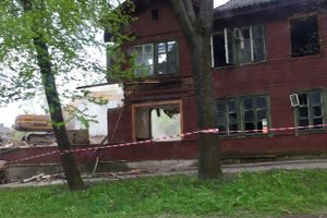 В Великих Луках сносят бараки (ФОТО)