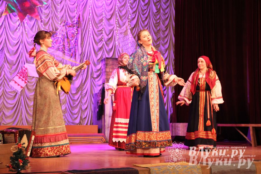  Рождественский концерт ансамбля «Заряница» прошел в Великих Луках (фото)