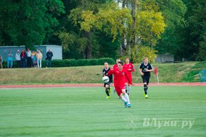 Матчи по футболу в рамках Первенства России проходят в Великих Луках (фото)