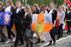 Парад Победы в Великих Луках (фото)