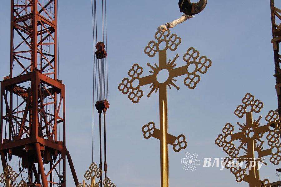 У храма святителя Тихона теперь есть освященные кресты