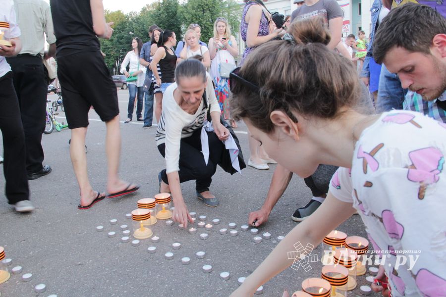 «Свеча памяти» в Великих Луках (ФОТО)