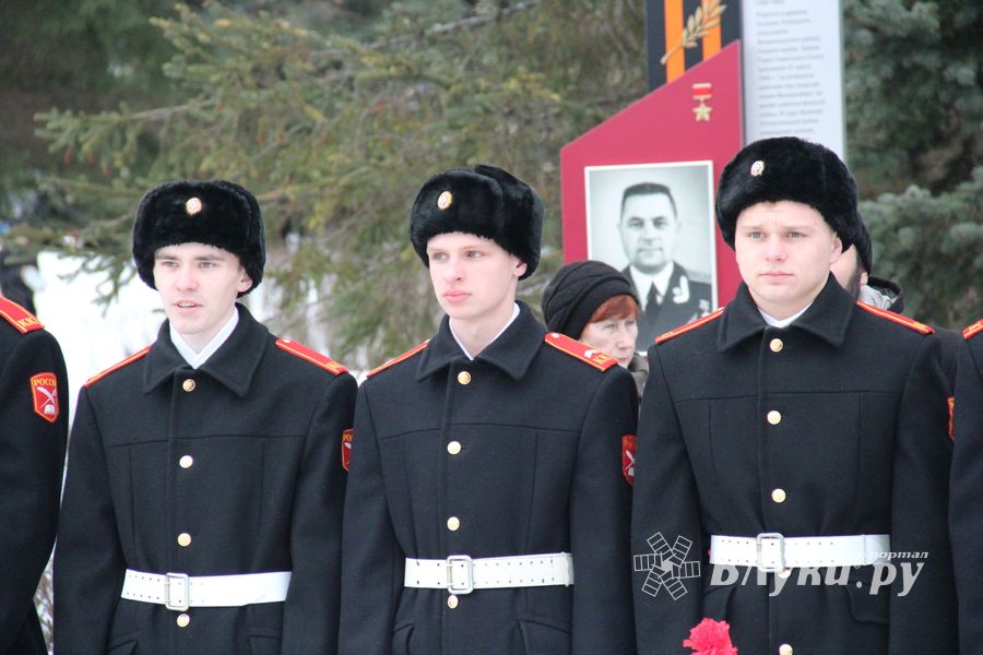 У Вечного огня в Великих Луках прошёл торжественный митинг (фото)
