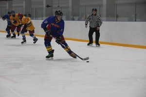 Два зоккейных матча прошли в Великих Луках в рамках Чемпионата города (ФОТО)