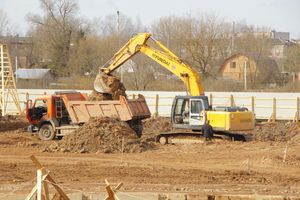 На стройплощадке нового физкультурного комплекса завершена разработка котлована под здание ледового катка