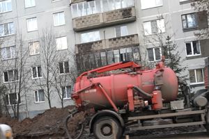 На улице Гражданской устраняют аварию в водоводе (ФОТО)